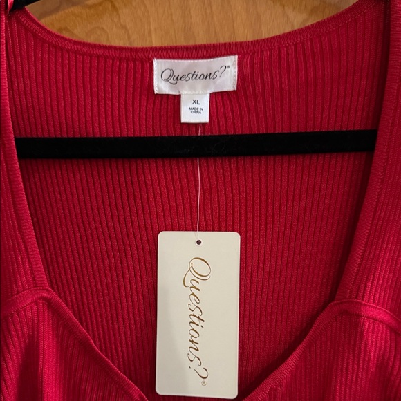 Questions Women's Ribbed Blouse - Picture 3 of 6